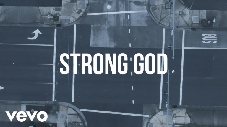 Video: Strong God – Kirk Franklin