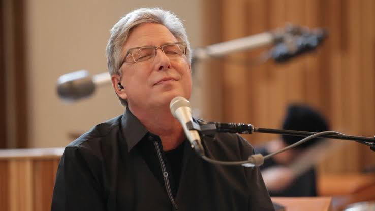 Don Moen – I Am The God That Healeth Thee (Acoustic Music Video)